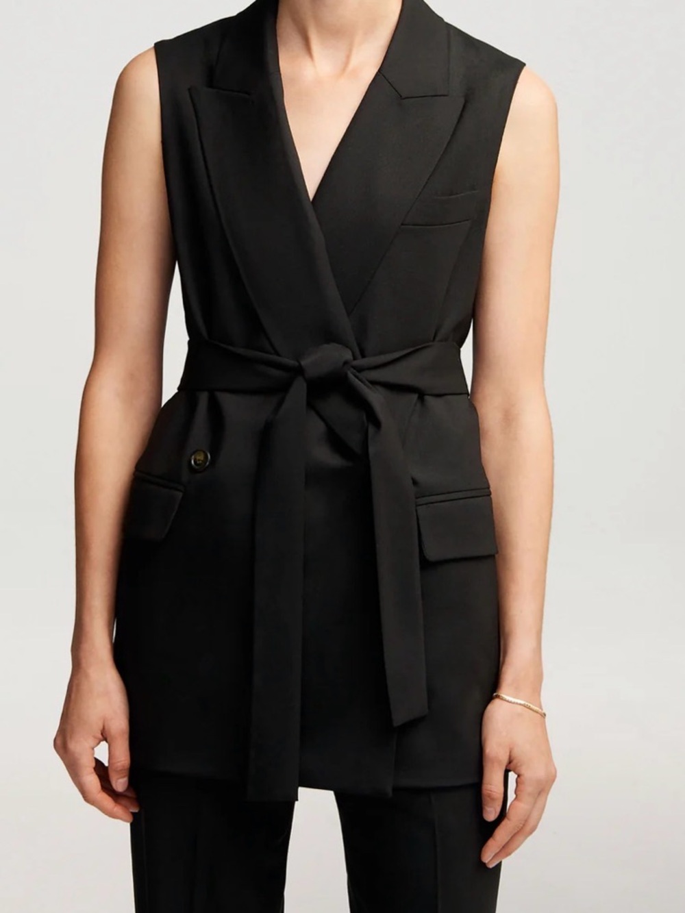 Argent Belted Vest in Seasonless Wool in black size 4